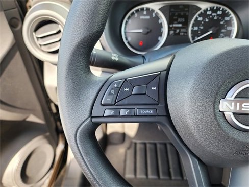 Certified 2025 Nissan Kicks Play S image 17