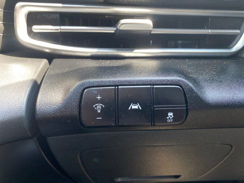 Certified 2023 Hyundai Elantra Limited w/ Preferred Accessory Package image 22