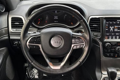 Used 2018 Jeep Grand Cherokee Limited image 16