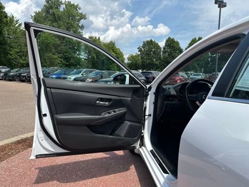 Used 2022 Nissan Sentra SV image 12