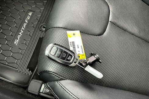 Used 2020 Hyundai Santa Fe Limited image 29