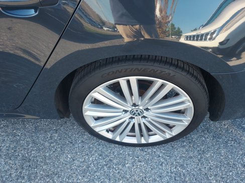 Used 2014 Volkswagen Passat 1.8T Sport image 10