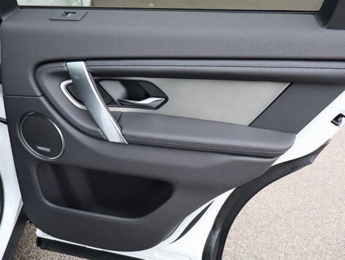 New 2025 Land Rover Discovery Sport Dynamic SE image 20