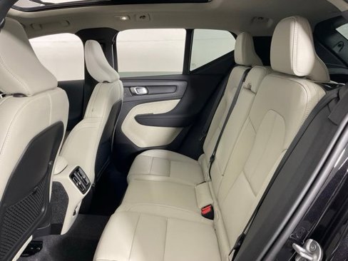 New 2025 Volvo XC40 B5 Plus w/ Protection Package Premier image 38
