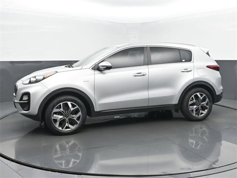 Used 2020 Kia Sportage EX image 2