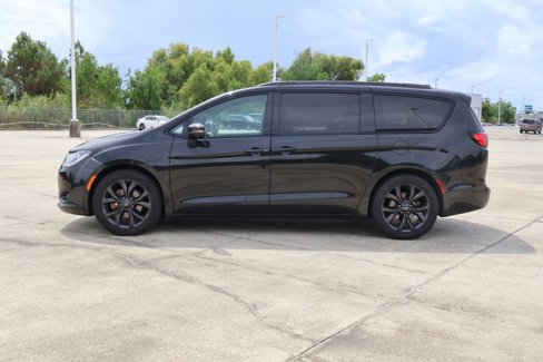 Used 2019 Chrysler Pacifica Limited w/ Advanced Safetytec Group image 9