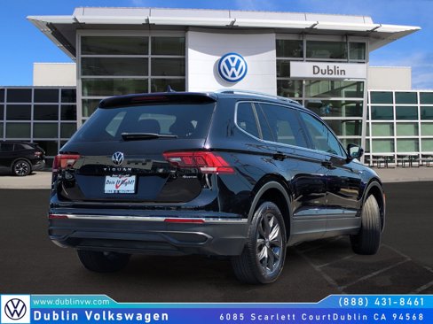 Certified 2022 Volkswagen Tiguan SE image 4