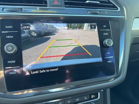 Certified 2021 Volkswagen Tiguan SE w/ Panoramic Sunroof Package image 29