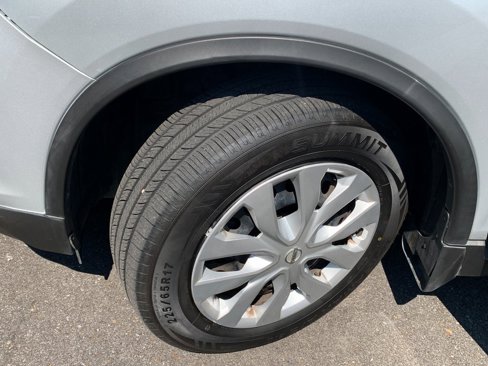 Used 2020 Nissan Rogue S image 10