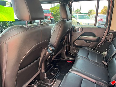Used 2021 Jeep Wrangler Unlimited Sahara w/ Uconnect 4C Nav & Sound Group image 17