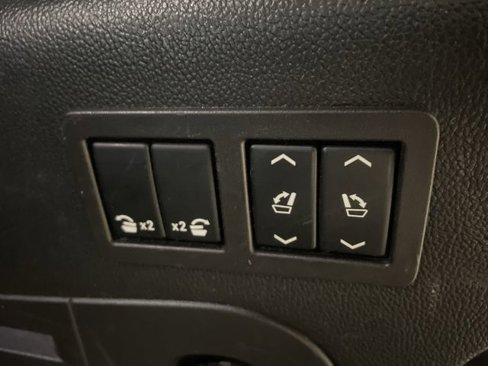 Used 2018 Cadillac Escalade ESV Premium Luxury image 19