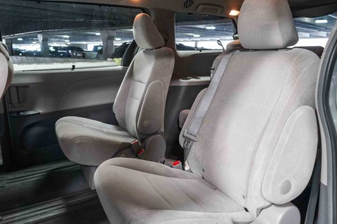 Used 2016 Toyota Sienna LE image 18