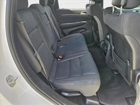 Used 2020 Jeep Grand Cherokee Laredo image 16