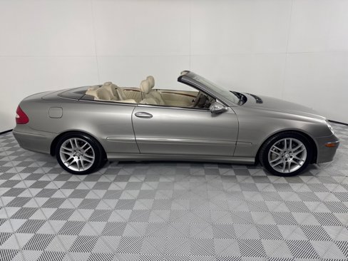 Used 2008 Mercedes-Benz CLK 350 Cabriolet image 4