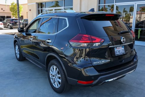 Used 2019 Nissan Rogue SV image 6