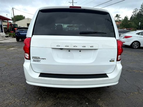 Used 2017 Dodge Grand Caravan SXT image 8