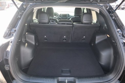 Used 2019 Jeep Cherokee Latitude Plus image 25