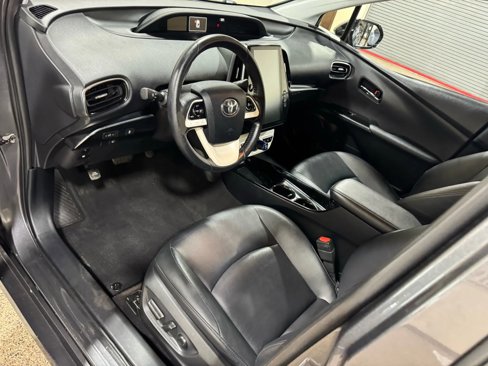 Used 2018 Toyota Prius Prime Premium image 30