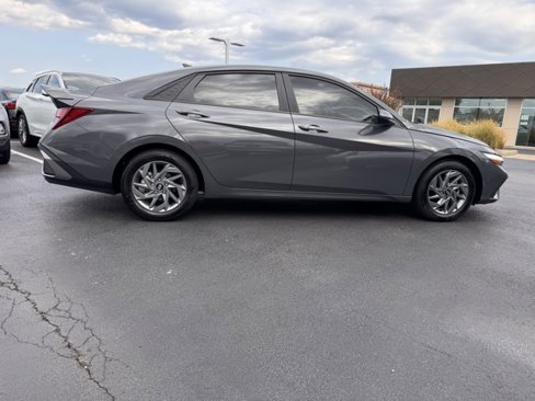 Used 2024 Hyundai Elantra SEL image 6