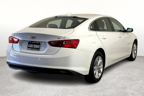 Used 2024 Chevrolet Malibu LT image 2