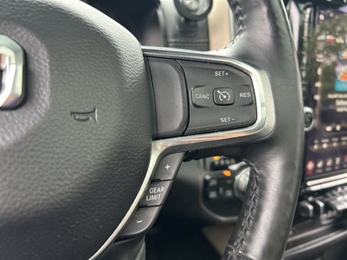 Used 2019 RAM 1500 Laramie image 34
