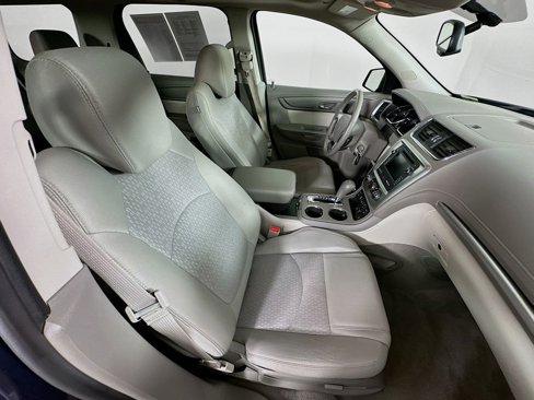 Used 2015 GMC Acadia SLE image 36