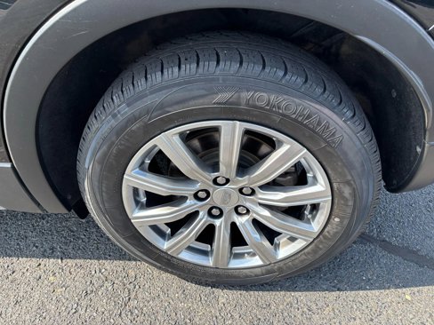Used 2019 Cadillac XT4 Premium Luxury w/ Cold Weather Package image 20