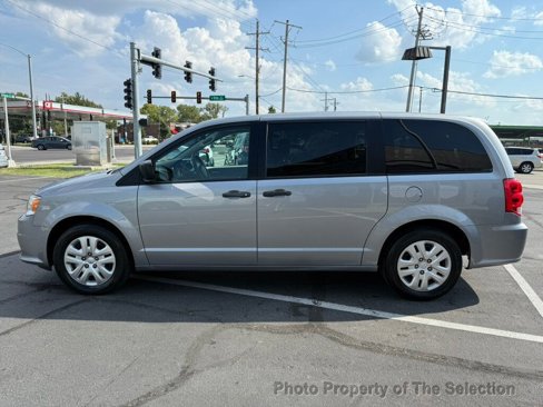Used 2019 Dodge Grand Caravan SE image 9