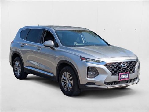 Used 2020 Hyundai Santa Fe SE image 3