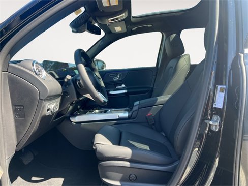 New 2025 Mercedes-Benz GLB 250 4MATIC image 9
