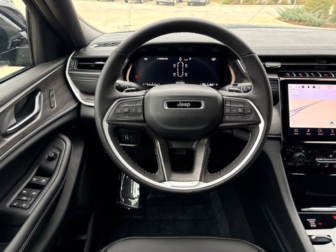 New 2025 Jeep Grand Cherokee L Limited image 16