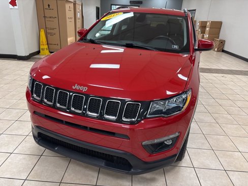Used 2019 Jeep Compass Latitude w/ Cold Weather Group image 2