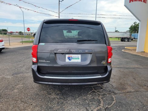 Used 2017 Dodge Grand Caravan SXT image 6