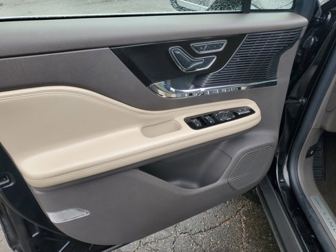 Certified 2022 Lincoln Corsair AWD w/ Equipment Group 101A image 10
