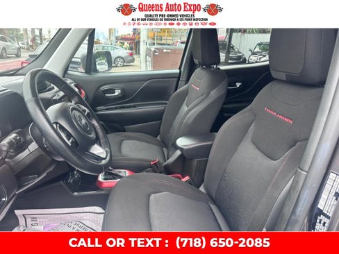 Used 2021 Jeep Renegade Trailhawk image 8