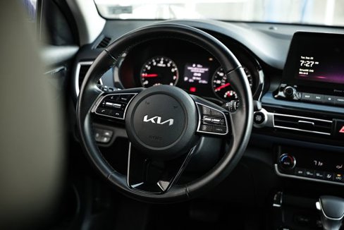 Used 2023 Kia Seltos S w/ Navigation Package image 26
