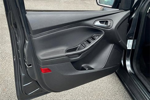 Used 2018 Ford Focus SE image 18
