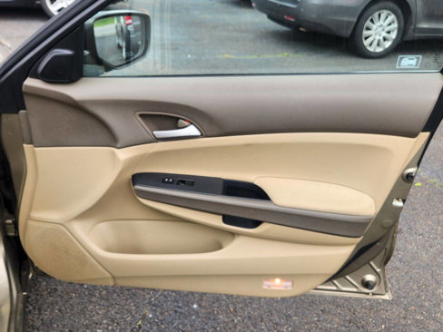 Used 2010 Honda Accord LX image 11