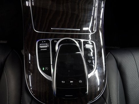 Used 2019 Mercedes-Benz E 300 4MATIC image 41