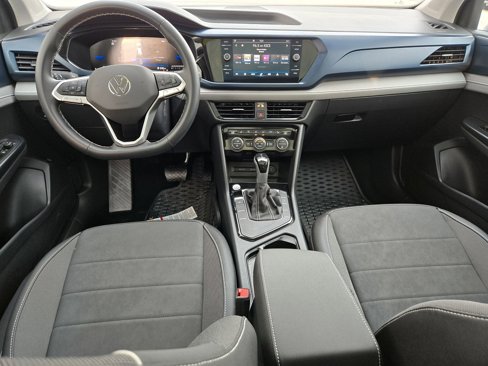 New 2024 Volkswagen Taos SE image 8