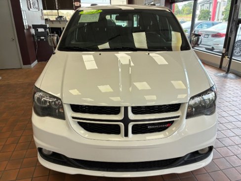 Used 2019 Dodge Grand Caravan GT image 4