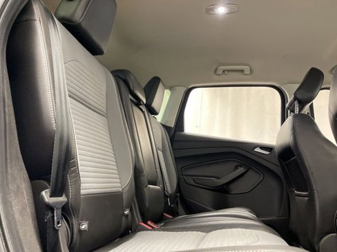 Used 2018 Ford Escape SE w/ SE Sport Appearance Package image 13