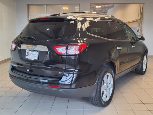 Used 2017 Chevrolet Traverse LT w/ Style and Technology Package image 7