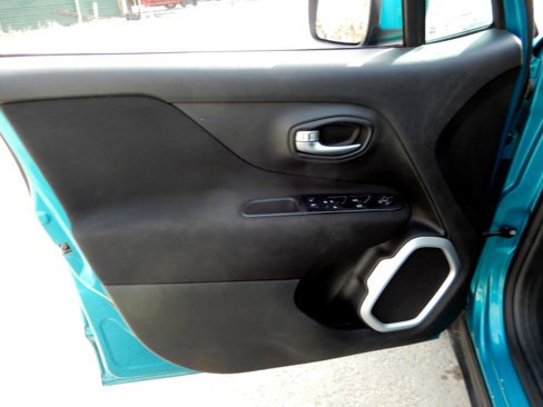 Used 2021 Jeep Renegade Latitude image 19