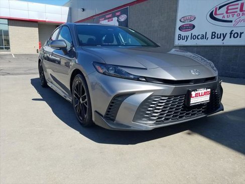 Certified 2025 Toyota Camry SE image 1