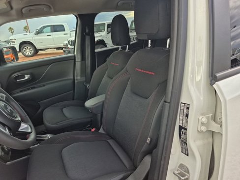 Used 2023 Jeep Renegade Trailhawk image 15