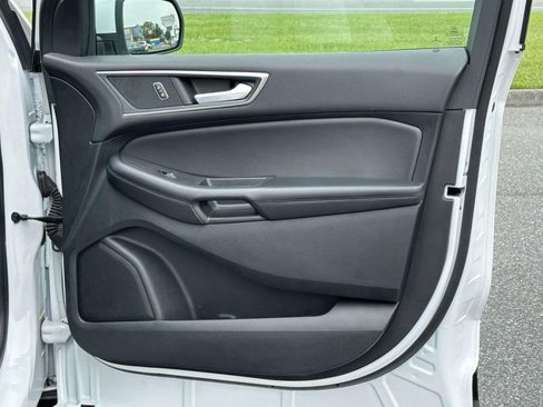 Used 2022 Ford Edge SEL image 9