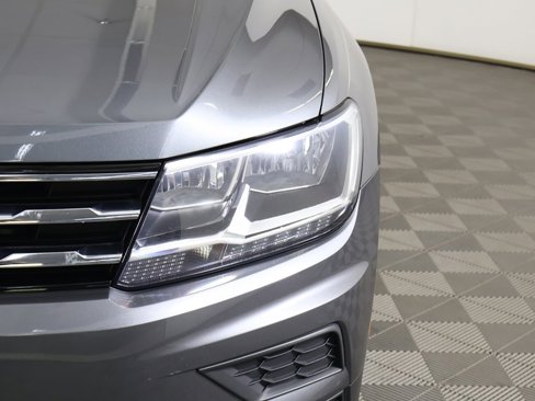 Used 2020 Volkswagen Tiguan S image 12