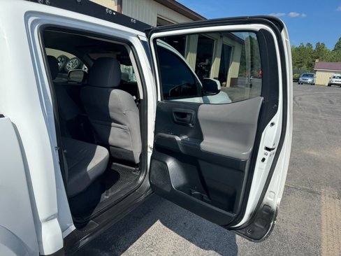 Used 2018 Toyota Tacoma SR5 image 32