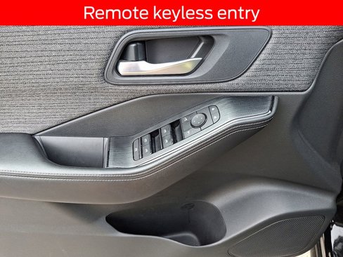 Used 2022 Nissan Rogue SV image 12